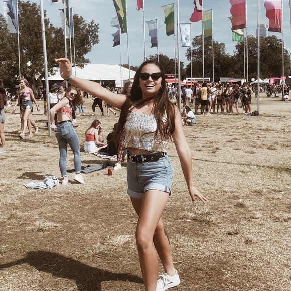 carolineupch483